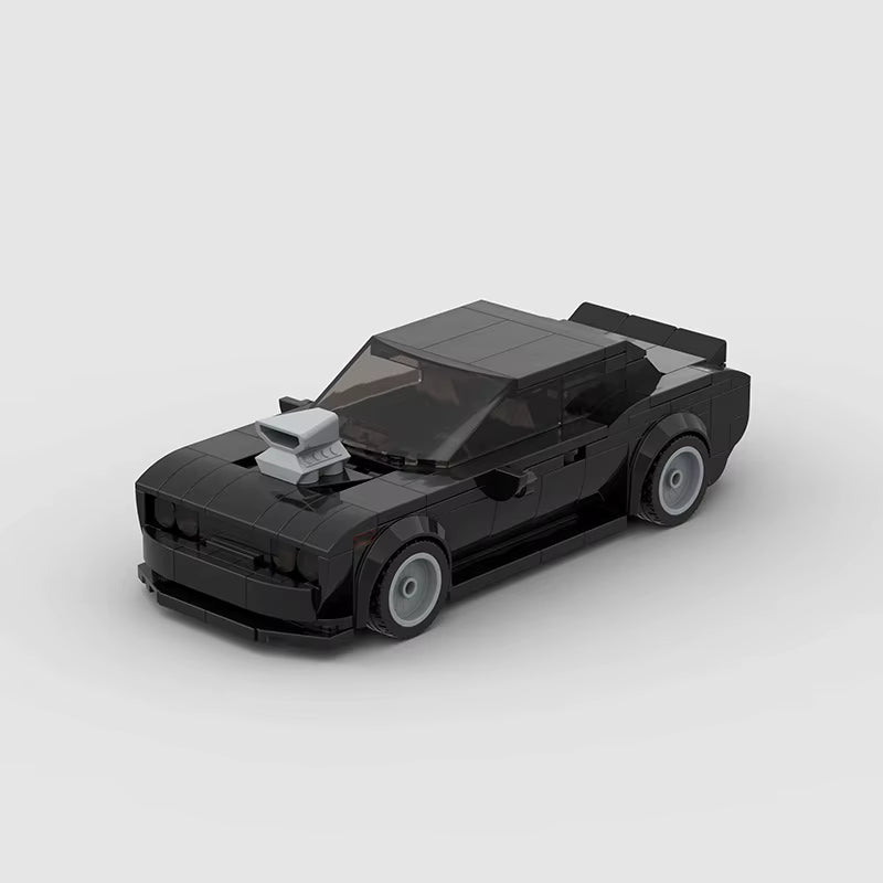 BLAZE Brutal, maquette de muscle car noir mat en briques Mabric™ avec prise d'air sur le capot