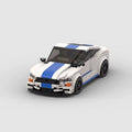 RUMBLE Freedom 2GEN, maquette de coupé américain blanc à bandes bleues en briques Mabric™